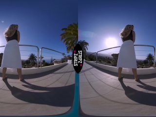 "take a dip" - Natasha Anastasia Oculus, Go 4K-0