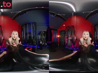 [GetFreeDays.com] The English Mansion - Princess Aurora - Cruel Dungeon Edging - VR Adult Stream November 2022-5