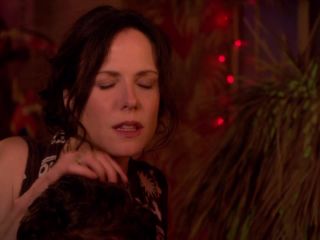 Mary-Louise Parker – Weeds s03-s08 (2007-2012) HD 720p - (Celebrity porn)-7