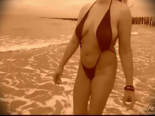 Hot Busty 1920S Vintage Style Beach Babe Takes Off Bikini 1080p-1