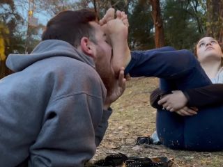 Noccioli Feet – LANA NOCCIOLI in PUBLIC Ep 9 – My man WORSHIP my FEET in a PUBLIC PARK Foot-9