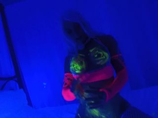 SecretCrush – Succubus POV Fucking & Blowjob Covers Ass In UV Body Paint Amateur!-3