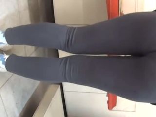 Super tight pants show a panty  line-7