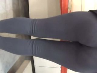 Super tight pants show a panty  line-8