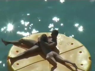 Voyeur noticed a blowjob on a floater-4