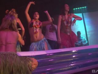 Horny College Party Girls At Luau-Themed Party Get Wild-5