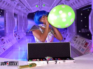 Papaya Zero Blows 2 Pop & Masturbates In Deep Space  Balloon Boxxx-1