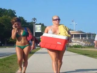 Sexy girl walking towards the beach-6