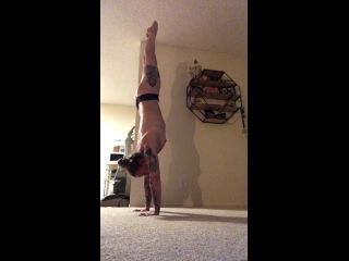 [Onlyfans] jessiecox-12-03-2019-24746431-Oh gosh these handstands are rough tonight-4