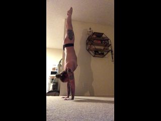 [Onlyfans] jessiecox-12-03-2019-24746431-Oh gosh these handstands are rough tonight-6