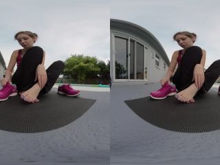 XxSmiley – Stinky Feet - [Webcam]-8