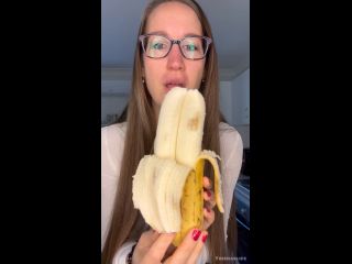 Pleasure Toy Queen Masturbates With Her Double Banana-0