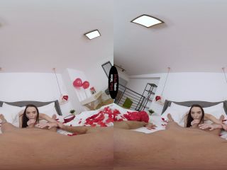 Alice Zaffyre - Surprise On Valentine's Day - VirtualTaboo (UltraHD 2K 2024) New Porn-6