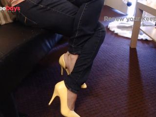 [GetFreeDays.com] Double Crossed Yellow Pumps Dangling Adult Video May 2023-1