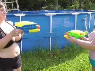 Lily Belle, Sarah Rae - Squirt Gun Fight - Handpicked Jerk - Off Instruction - Stroking-3