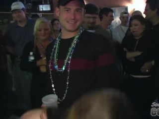 Neverbeforeseen Mardi Gras Girls Flashing Pussy And Tits On The Streets Of New  Orleans-9