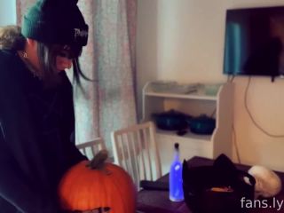 Shiri Allwood & Nephallic – Smash Pumpkins (17 October 2022)-4