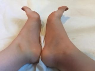 Sexy pale teen showing off toes high arches and wrinkled soles red toe … Amateur-0