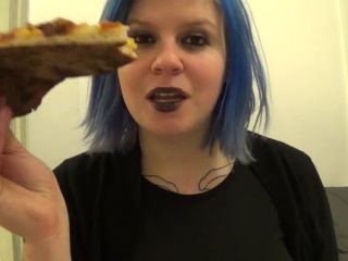 Stoned Goth Girl Eats Pizza 720p-0