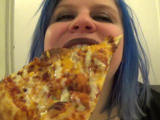 Stoned Goth Girl Eats Pizza 720p-1