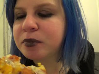 Stoned Goth Girl Eats Pizza 720p-3