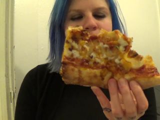 Stoned Goth Girl Eats Pizza 720p-6