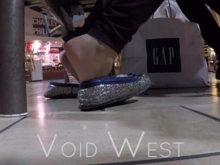 Candid moccasin shoeplay in foodcourt (porn vids)-6