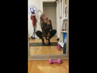 @goddesseevee 2019-10-05 I put a spell on you $ you're a Yell-0