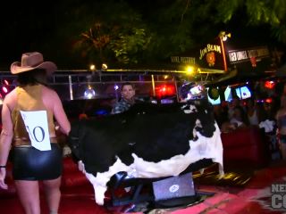 Fantasy Fest 2018 Topless Bull Riding And Girls Flashing Pussy And Tits On The Streets Cosplay-2