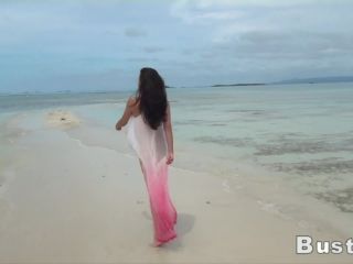 Ewa Sonnet – Walking At Beach – Hd 720P milf -2