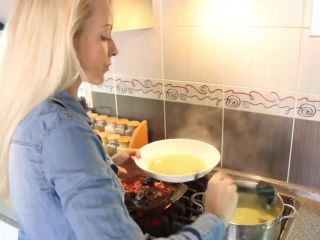 Amateurs – Fuck The Cook Milf!-9