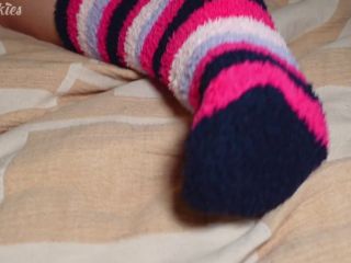 Mismatched Fuzzy Sock Cum Explosion!  Footjob-1