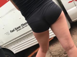 Stuck truck made us see a hot ass and thong-6