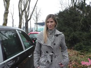 MellyBunnyLuder - Mein 1. Public Blowjob-1