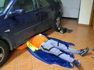 Big Ass Wife Fucks The Mechanic 1080p-5