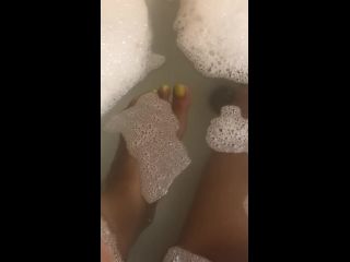 Ebony bbw feet and sy in bath tub xxx-4