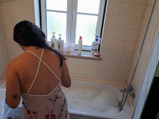 Latina Wife Calls Handyman To Fix The Hot Tub 1080p-1