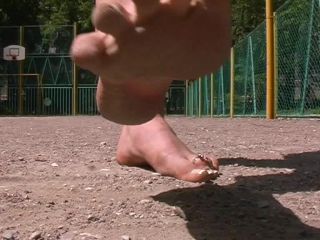 Bare Feet In The City Video - Anya 2007-05-16 foot -9