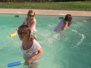 Water Fight nudism Ashley J, Courtney K, Rosie H-3