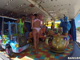 Video Franceska Jaimes attends the Carnival! 720p HD-1