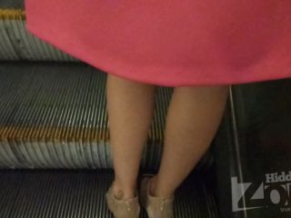  voyeur |  Voyeur upskirt – Under the skirt of a beauty in a wide pink dress (AVI, FullHD, 1920×1080) | voyeur-0