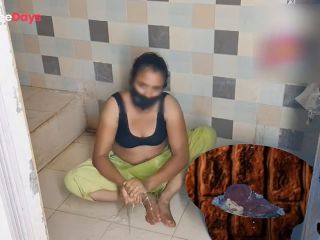 [GetFreeDays.com] Desi indian thirsty bhabhi fucked while taking bath mms hindi audio Porn Leak April 2023-0