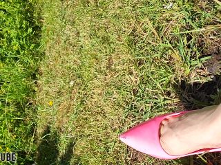  Shoe Fetish high heels, outdoors, shoe & boot worship, shoe fetish, dirty shoe pink heels stuck in mud Manyvids  Goddess Vanessa -4