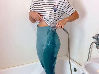 Cum For Kate - Wet leggings and a wet T - shirt in the bathroom - Soaked panties-2