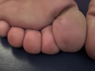 video 20 Sweet Southern Feet - Skyler And Emily Whos The Best Foot Model - worship - lesbian girls converse foot fetish-8