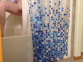 Porn Real hidden cam on roommate catches her shaving in tub-3