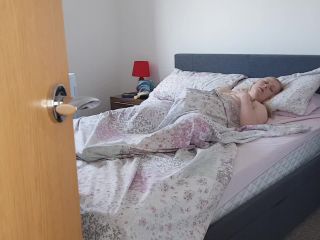 Spy vor british teen masturbating in private(vids)-5