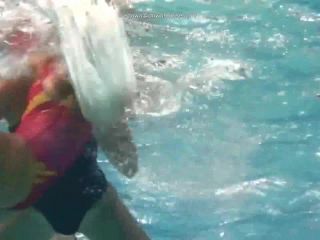 Waterpolo girls fight underwater  oops-3