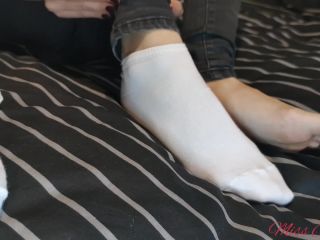 I take off my white socks and show my feet(porn)-8