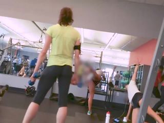 Ass splits in two when she  squats-5